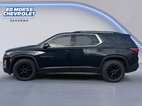 Used 2023 Chevrolet Traverse LT FWD image 2