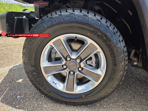 Used 2021 Jeep Wrangler Unlimited Sahara AWD/4WD image 26