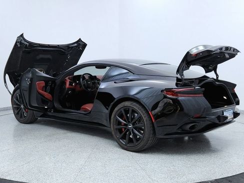 Used 2018 Aston Martin DB11 Coupe RWD image 10