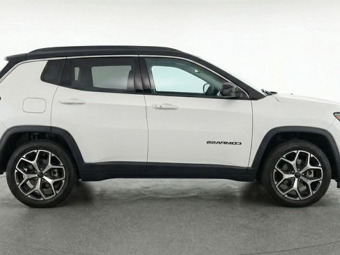 Used 2025 Jeep Compass Limited AWD/4WD image 11