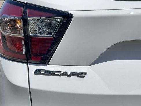 Used 2018 Ford Escape SEL AWD/4WD image 36