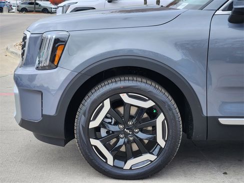 New 2025 Kia Telluride S image 5