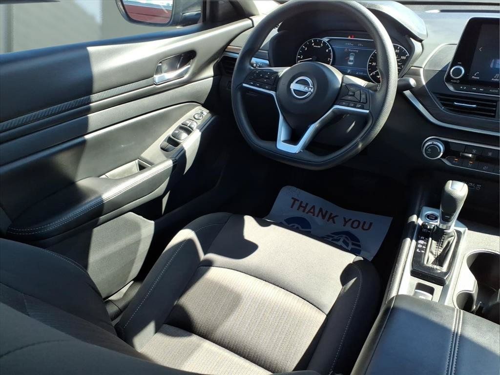 Used 2025 Nissan Altima 2.5 SV AWD/4WD image 19