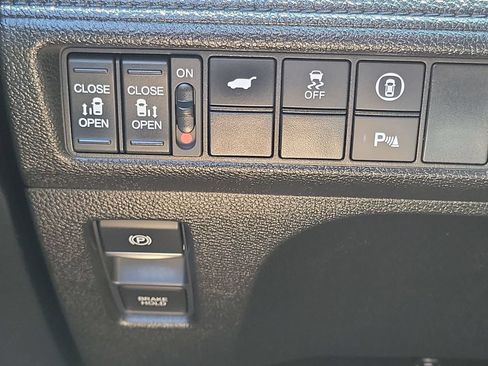Used 2023 Honda Odyssey Touring image 18