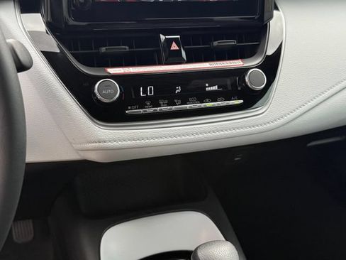 Used 2025 Toyota Corolla SE FWD image 19