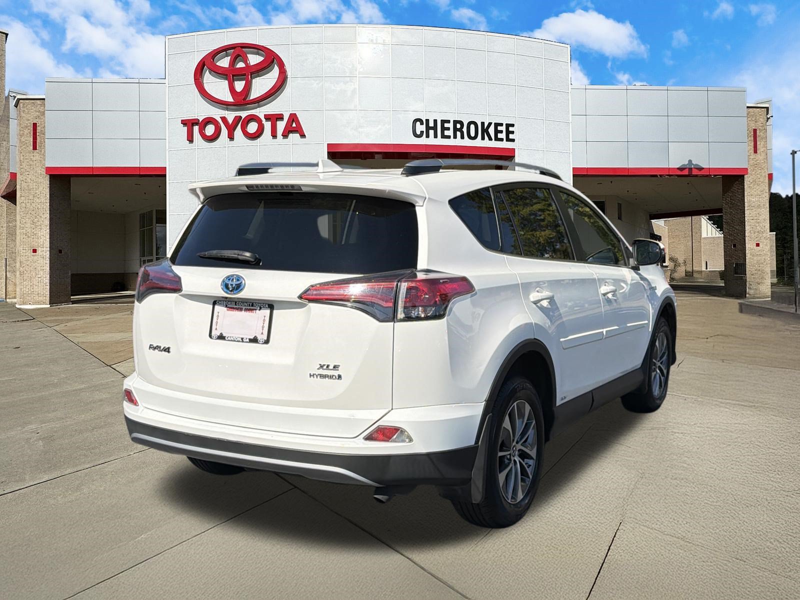 Used 2018 Toyota RAV4 XLE w/ Protection Package AWD/4WD image 5
