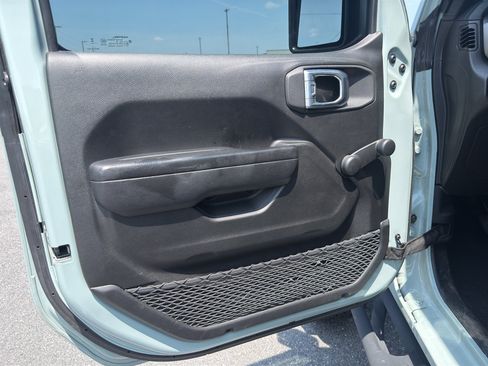 Used 2023 Jeep Wrangler Sport AWD/4WD image 13