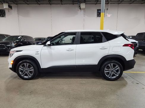 Used 2021 Kia Seltos LX image 7