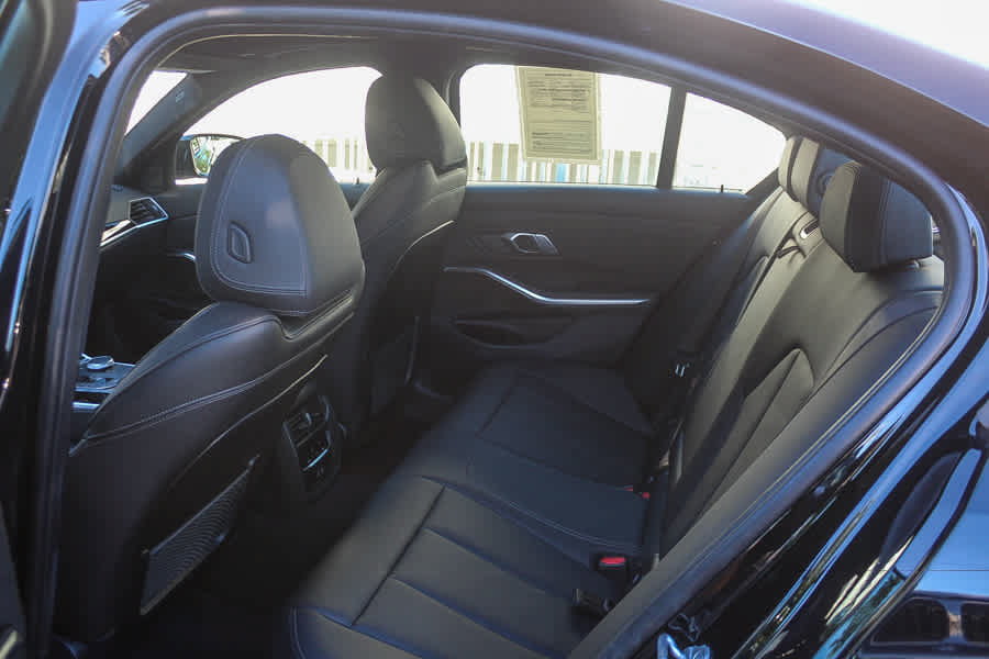 Used 2023 BMW 330i Sedan w/ Convenience Package RWD image 17