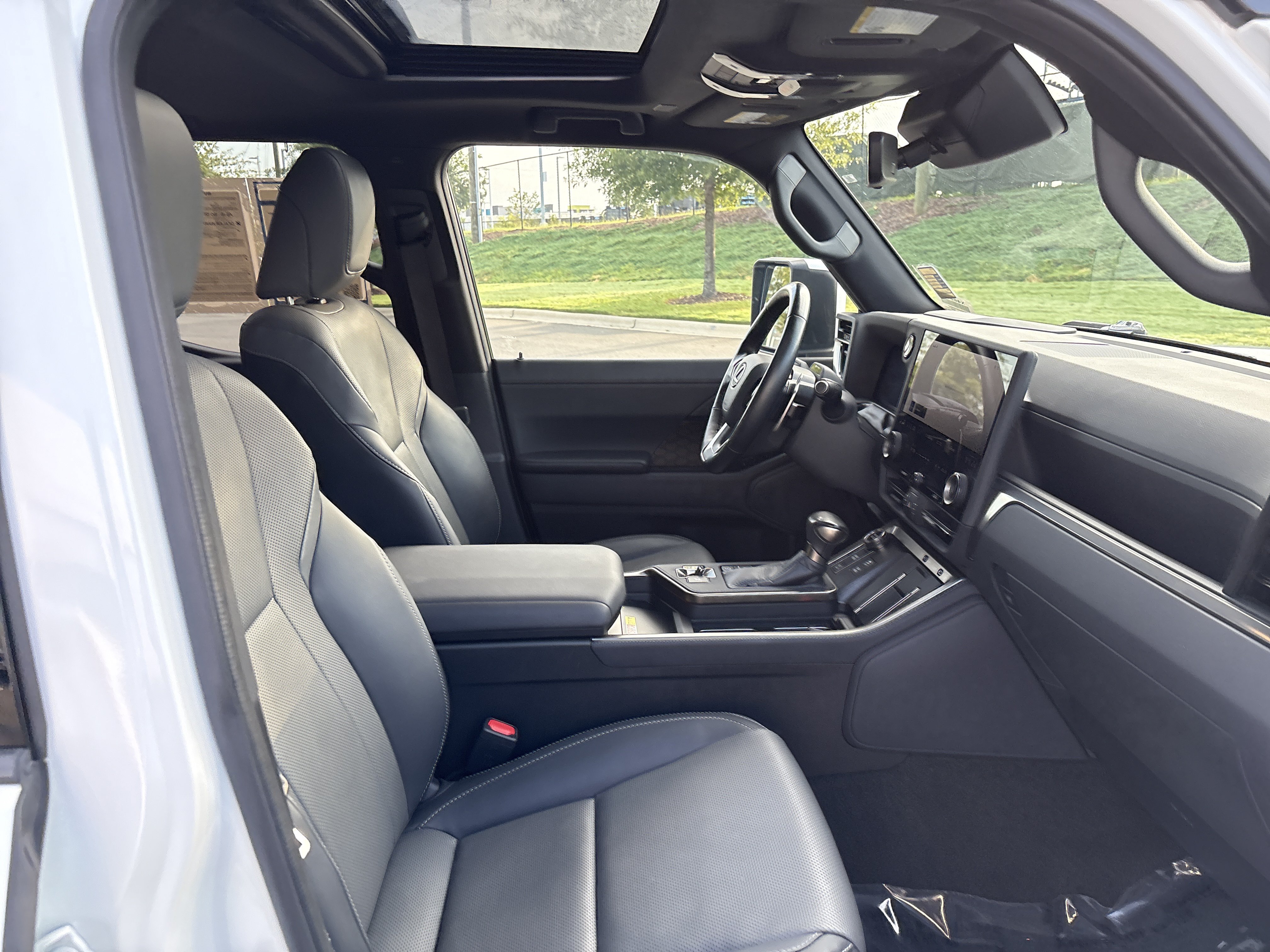 Used 2024 Lexus GX 550 w/ Accessory Package (Z1) AWD/4WD image 25