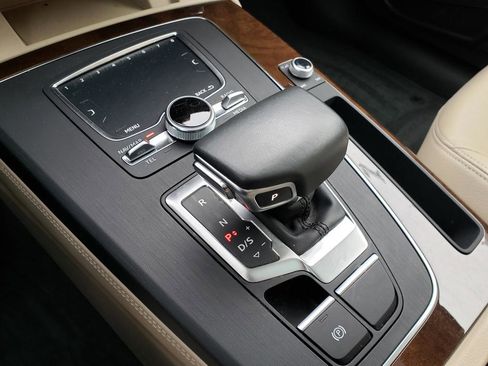 Used 2019 Audi Q5 2.0T Premium Plus image 24