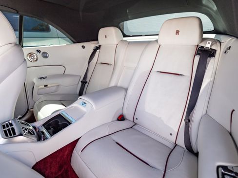 Used 2017 Rolls-Royce Dawn image 61