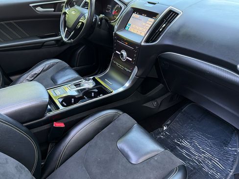 Used 2019 Ford Edge ST w/ Canadian Touring Package AWD/4WD image 16