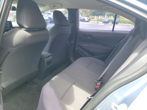 Used 2022 Toyota Corolla LE FWD image 18