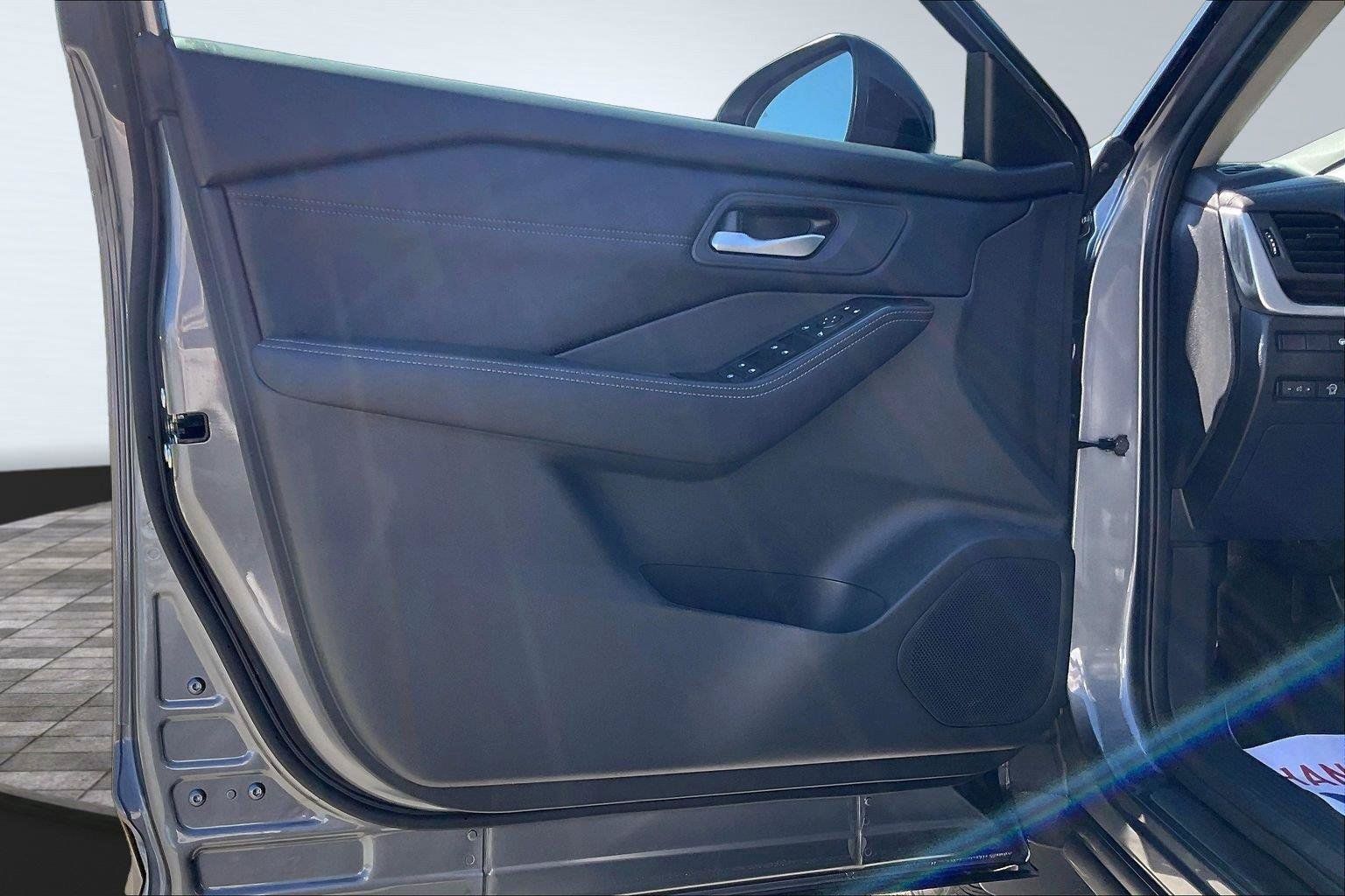 Certified 2026 Nissan Rogue Dark Armor FWD image 23