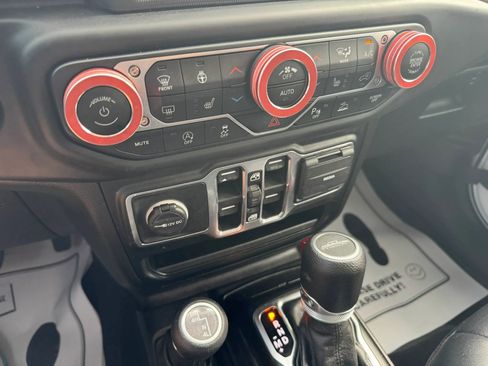 Used 2021 Jeep Gladiator Sport AWD/4WD image 9