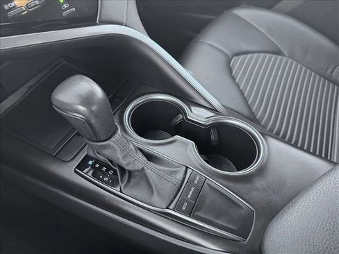 Used 2024 Toyota Camry SE image 16