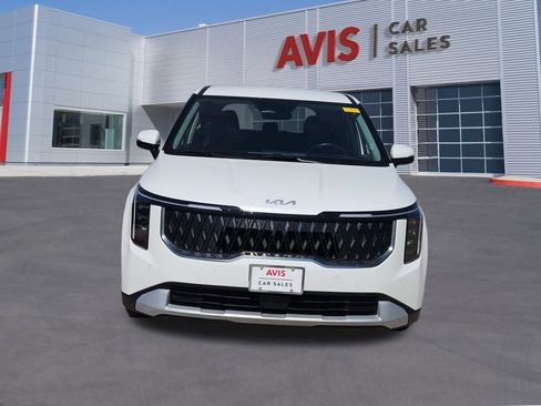 Used 2025 Kia Carnival image 10