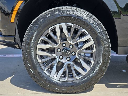 New 2026 Chevrolet Tahoe Z71 w/ Comfort Package AWD/4WD image 13