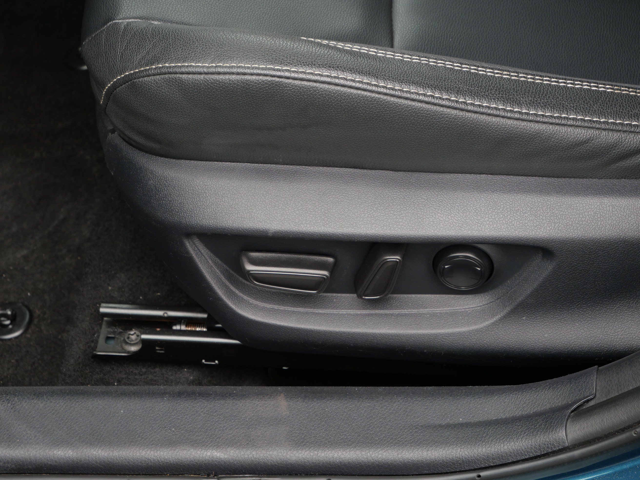 Certified 2025 Toyota Camry SE FWD image 19