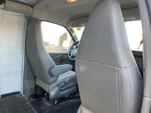 Used 2022 Chevrolet Express 2500 w/ Driver Convenience Package image 10