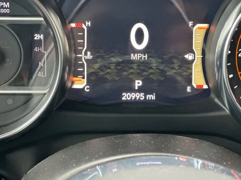 Used 2022 Jeep Wrangler Unlimited Sahara image 26