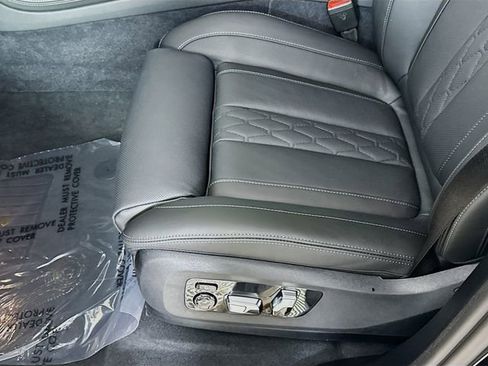 New 2026 BMW X7 M60i image 19