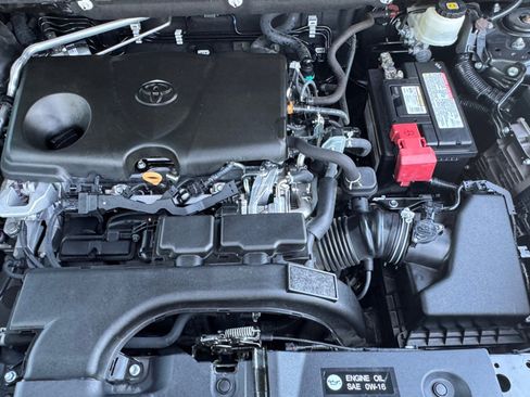Used 2020 Toyota RAV4 LE w/ Carpet Mat Package FWD image 22