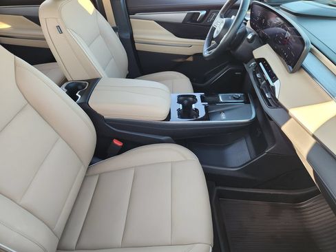 Used 2026 Buick Enclave Preferred w/ Power Package FWD image 11