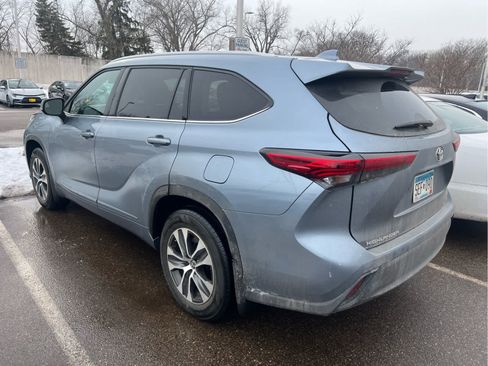 Certified 2022 Toyota Highlander XLE image 4
