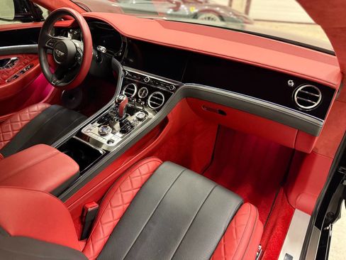 Used 2021 Bentley Continental GT AWD/4WD image 25