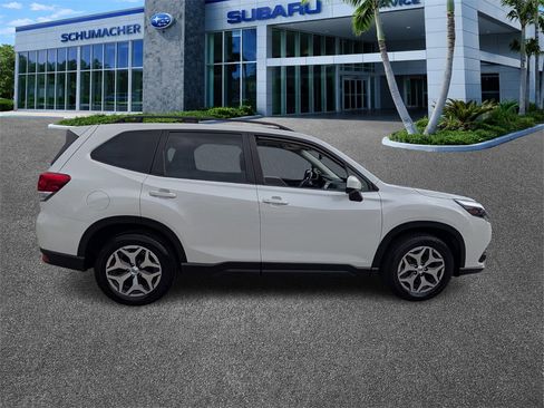Used 2023 Subaru Forester Premium image 8