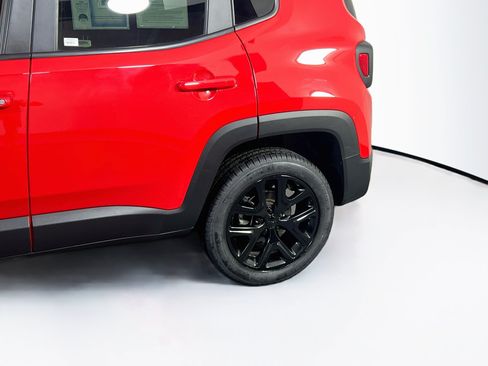 Used 2023 Jeep Renegade Altitude w/ Sun/Sound Group AWD/4WD image 31
