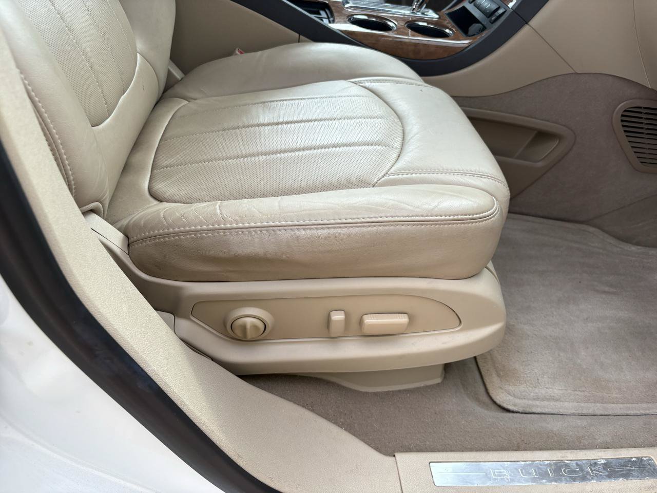 Used 2012 Buick Enclave Leather w/ LPO, Cargo Convenience Pkg FWD image 26