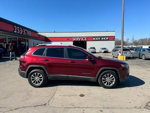 Used 2019 Jeep Cherokee Latitude Plus image 2