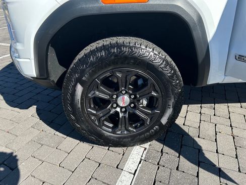 Certified 2024 GMC Canyon Elevation w/ Convenience Package image 25