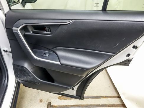 Certified 2022 Toyota RAV4 LE w/ Carpet Mat Package (TMS) image 25