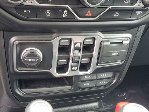 Used 2023 Jeep Wrangler Unlimited Sport AWD/4WD image 19