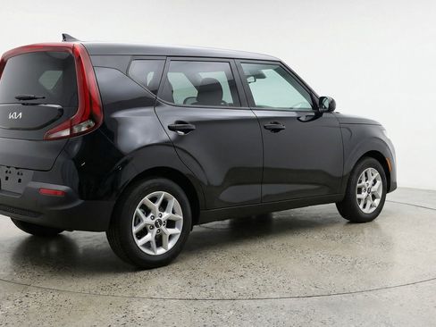 Used 2025 Kia Soul LX w/ LX Technology Package FWD image 9