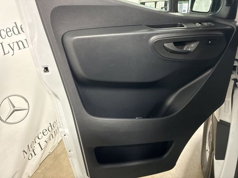Used 2025 Mercedes-Benz Sprinter 2500 image 15