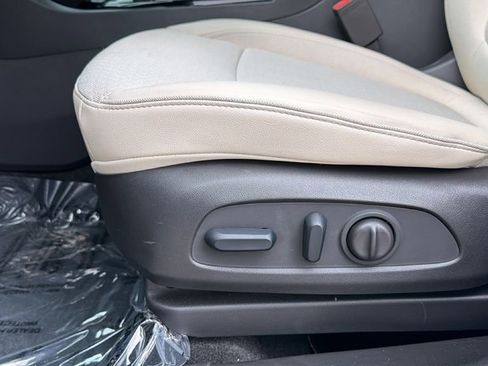 Used 2023 Buick Encore GX Preferred w/ Cold Weather Comfort Package FWD image 18