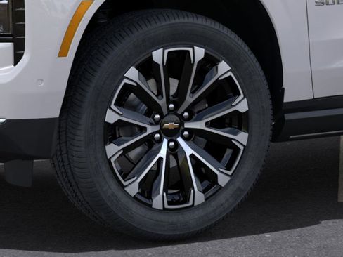 New 2025 Chevrolet Suburban High Country image 9