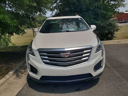 Used 2018 Cadillac XT5 Luxury w/ Driver Awareness Package FWD image 2