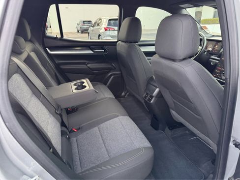 Used 2025 GMC Terrain Elevation image 12