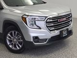 Used 2022 GMC Terrain SLT w/ Tech Package image 2