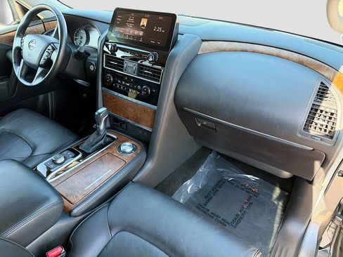 Used 2023 Nissan Armada SL w/ Captain's Chairs Package image 13