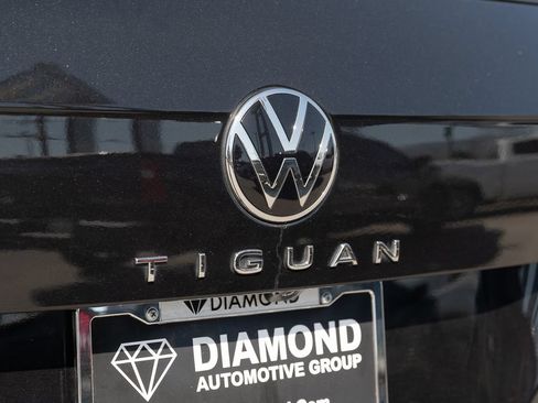 Used 2023 Volkswagen Tiguan SE R-Line FWD image 13