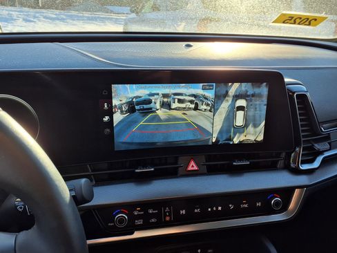 Certified 2025 Kia Sportage SX image 10