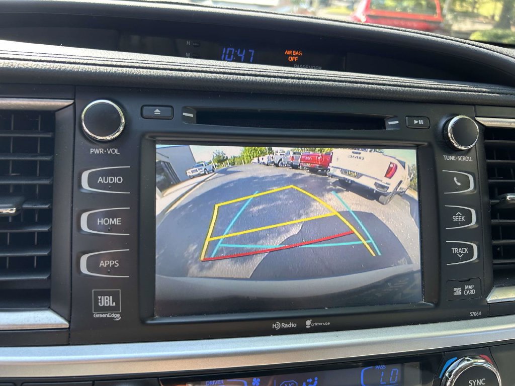 Used 2015 Toyota Highlander Limited FWD image 16