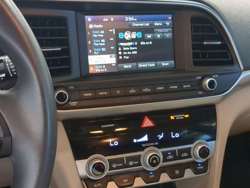 Used 2020 Hyundai Elantra Value Edition FWD image 32